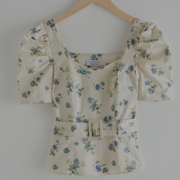 NWT & other stories belted top sweetheart neck